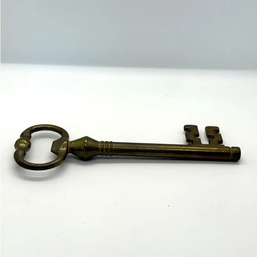 VTG Brass Skeleton Key Huntington W VA Inscribed 7 Inch‎ Souvenir Oversize Decor